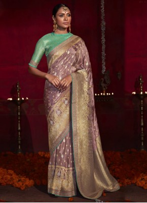 Baronial Silk Weaving Contemporary Saree