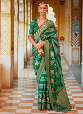 Contemporary Saree Foil Print Silk in Green
