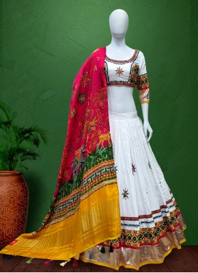 Dazzling Cotton Garba Wear Chaniya Choli for Navratri