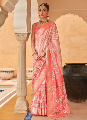 Delectable Patola Silk  Weaving Pink Classic Saree