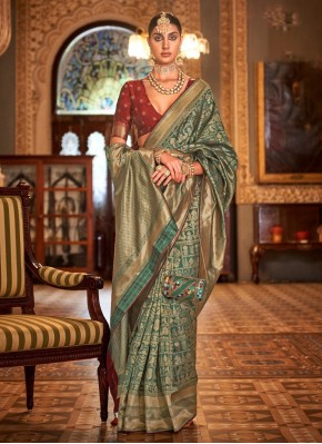 Eye-Catchy Weaving Banarasi Silk Green Trendy Saree