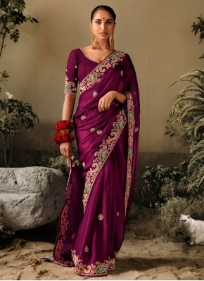 Fascinating Classic Saree For Party