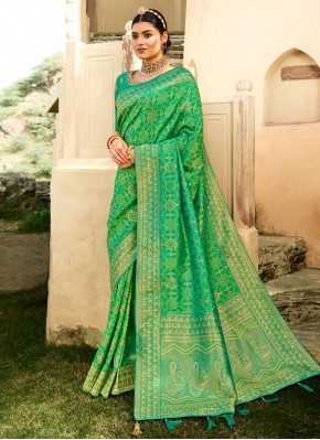 Fetching Silk Embroidered Designer Traditional Saree