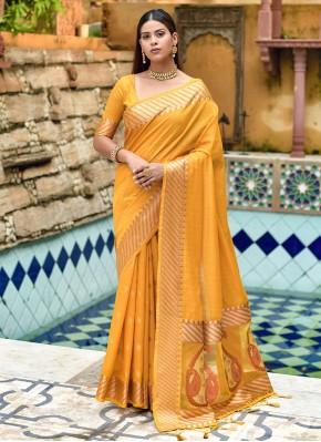Fine Traditional Saree For Engagement