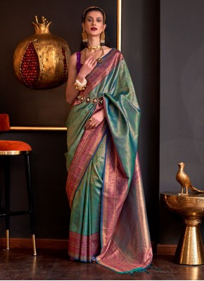 Grandiose Weaving Green Handloom silk Trendy Saree