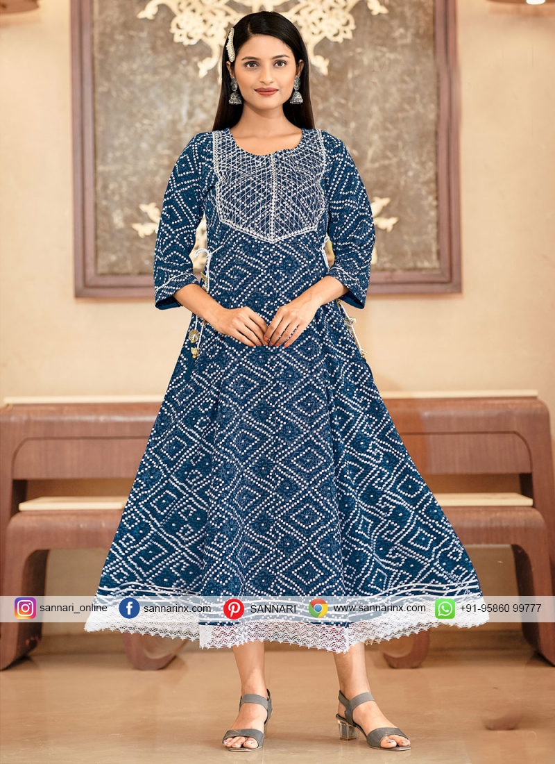 Style you daywear smartly with a cotton or silk plain kurta and a #palazzo  and look stunning like #Aishwary… | Fashion, Stylish dress designs, Casual  indian fashion