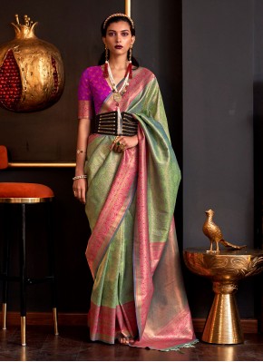 Haute Weaving Green Handloom silk Trendy Saree