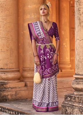 Patola Print Silk Trendy Saree in Purple