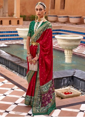Patola Silk  Printed Contemporary Saree in Red