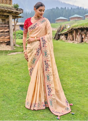 Picturesque Silk Trendy Saree