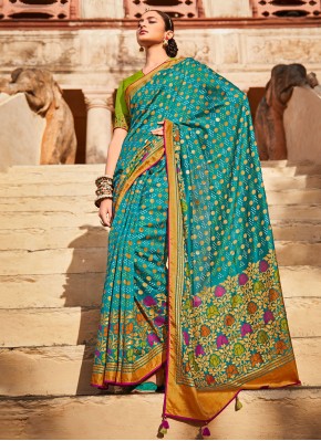 Praiseworthy Brasso Rama Weaving Traditional Designer Saree