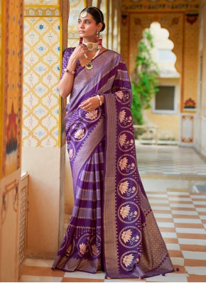 Renowned Classic Saree For Reception