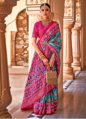 Sparkling Patola Silk  Magenta Printed Contemporary Style Saree
