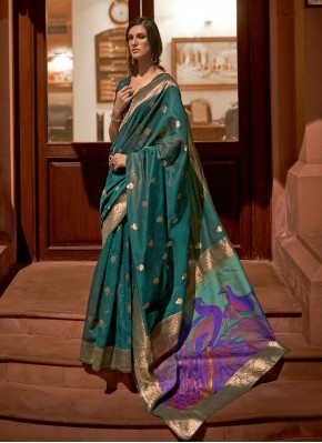 Spellbinding Weaving Morpeach  Handloom silk Classic Saree