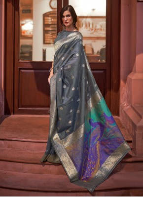 Strange Handloom silk Grey Weaving Classic Designer Saree