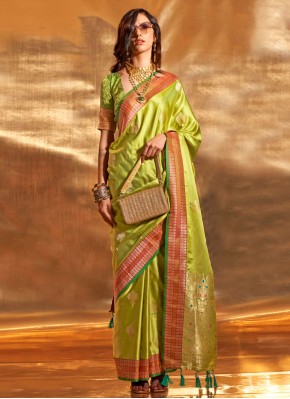 Weaving Handloom silk Trendy Saree in Green